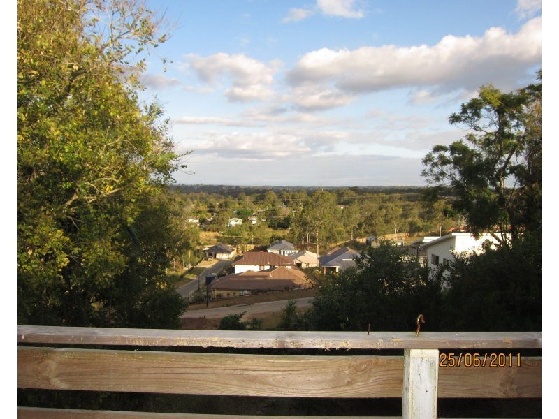 136 Seventeen Mile Rocks Road, Seventeen Mile Rocks QLD 4073