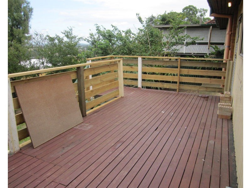 136 Seventeen Mile Rocks Road, Seventeen Mile Rocks QLD 4073