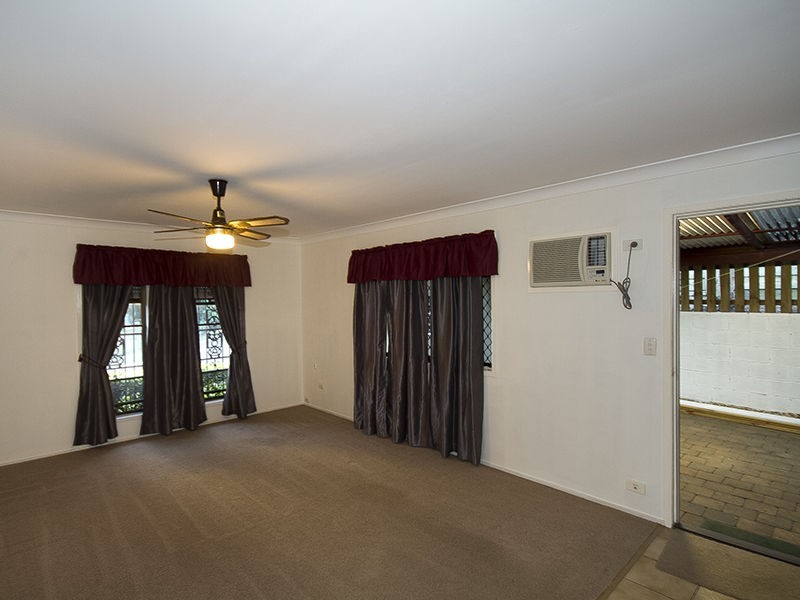 4 Molesworth Street, Seventeen Mile Rocks QLD 4073