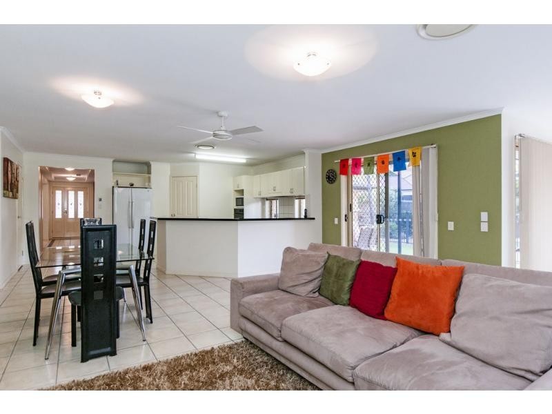 32 Hampstead Street, Forest Lake QLD 4078