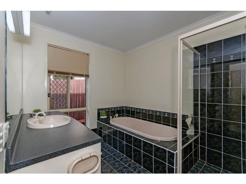 32 Hampstead Street, Forest Lake QLD 4078