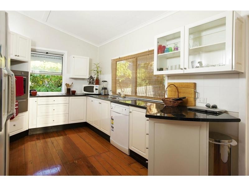 2 Telegraph Street, North Ipswich QLD 4305