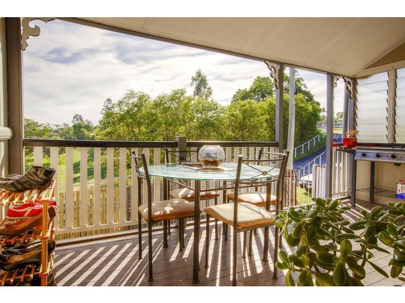 2 Telegraph Street, North Ipswich QLD 4305