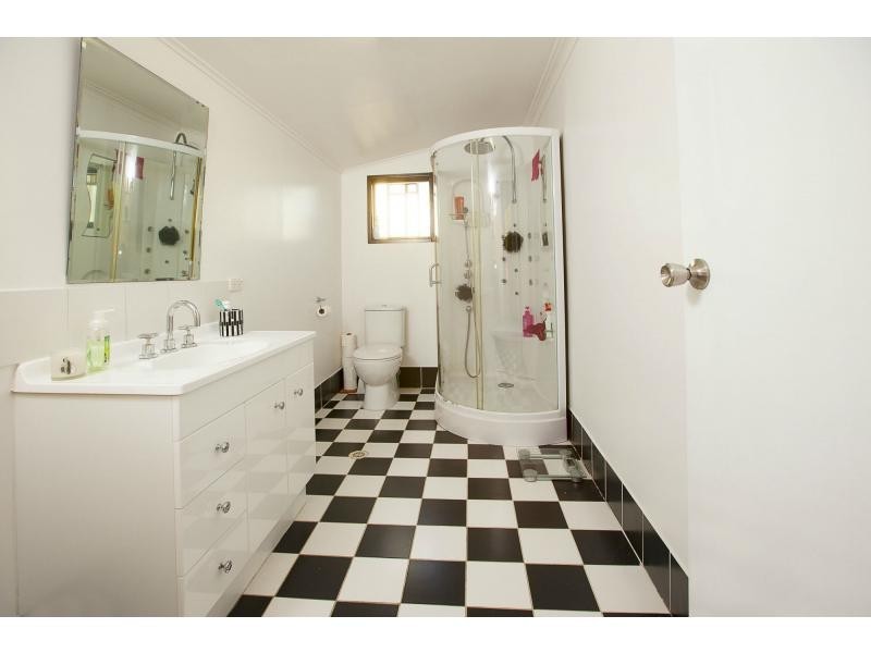 2 Telegraph Street, North Ipswich QLD 4305