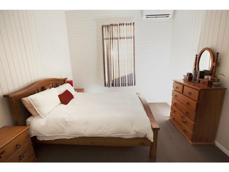 2 Telegraph Street, North Ipswich QLD 4305