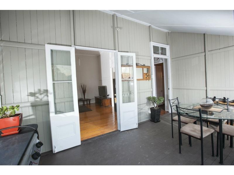 2 Telegraph Street, North Ipswich QLD 4305