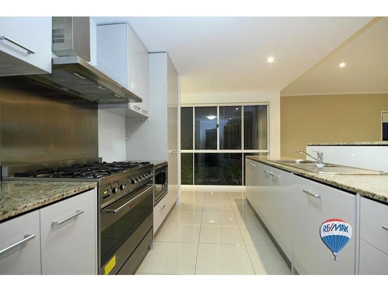 8/28 Amazons Place , Centenary Quays, Jindalee QLD 4074