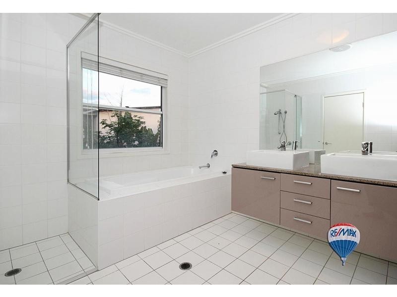 8/28 Amazons Place , Centenary Quays, Jindalee QLD 4074