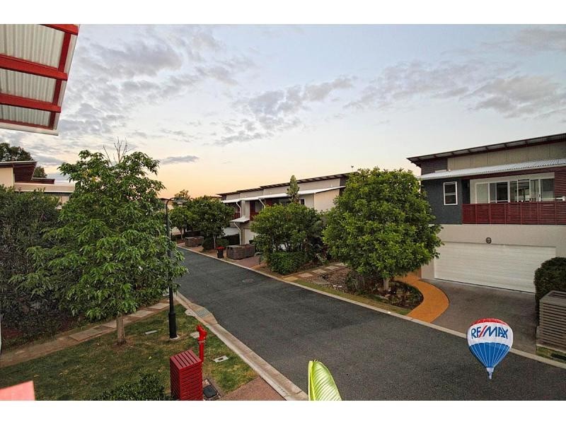8/28 Amazons Place , Centenary Quays, Jindalee QLD 4074