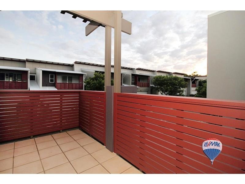 8/28 Amazons Place , Centenary Quays, Jindalee QLD 4074