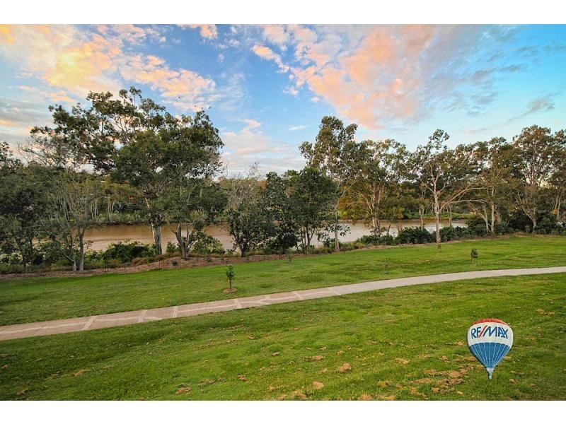 8/28 Amazons Place , Centenary Quays, Jindalee QLD 4074