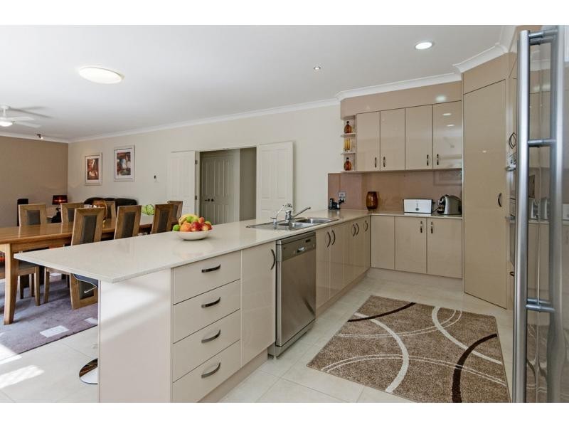 122 Beaufort Crescent, Moggill QLD 4070