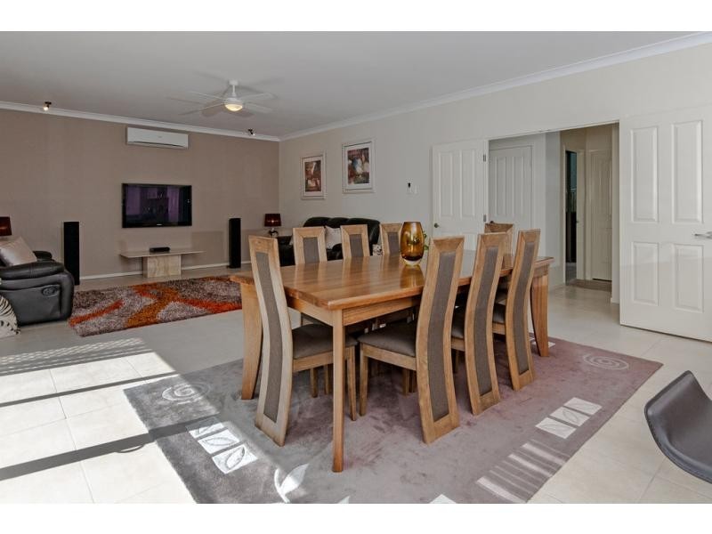 122 Beaufort Crescent, Moggill QLD 4070