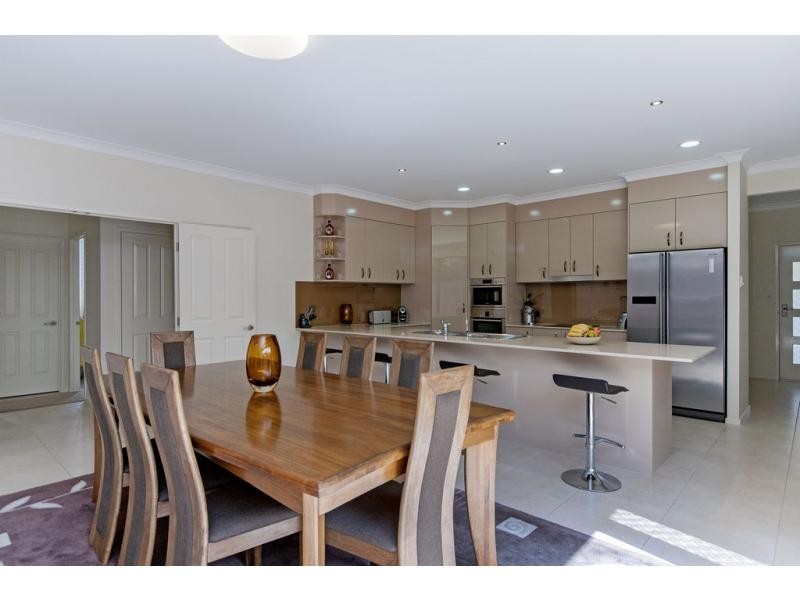122 Beaufort Crescent, Moggill QLD 4070