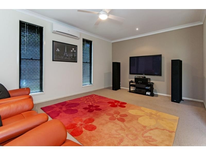 122 Beaufort Crescent, Moggill QLD 4070