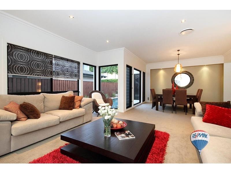 5 La Belle Court, Westlake QLD 4074