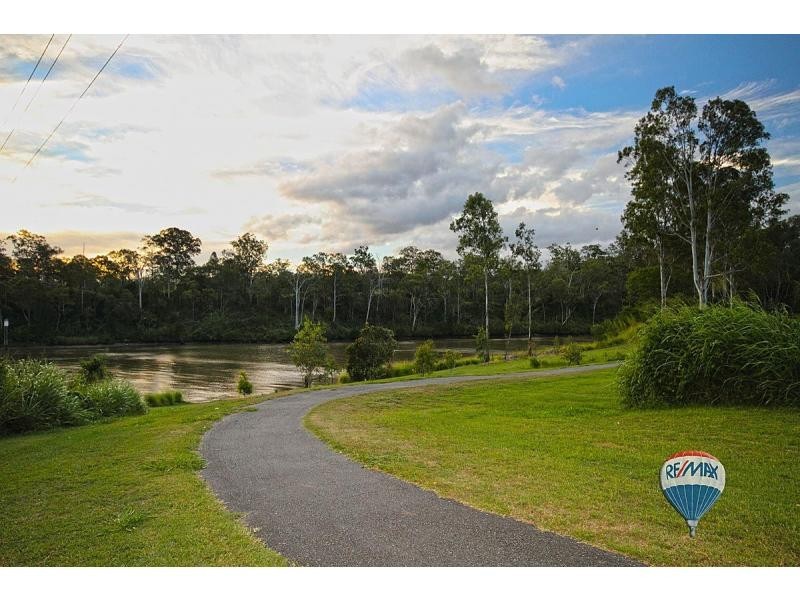 5 La Belle Court, Westlake QLD 4074