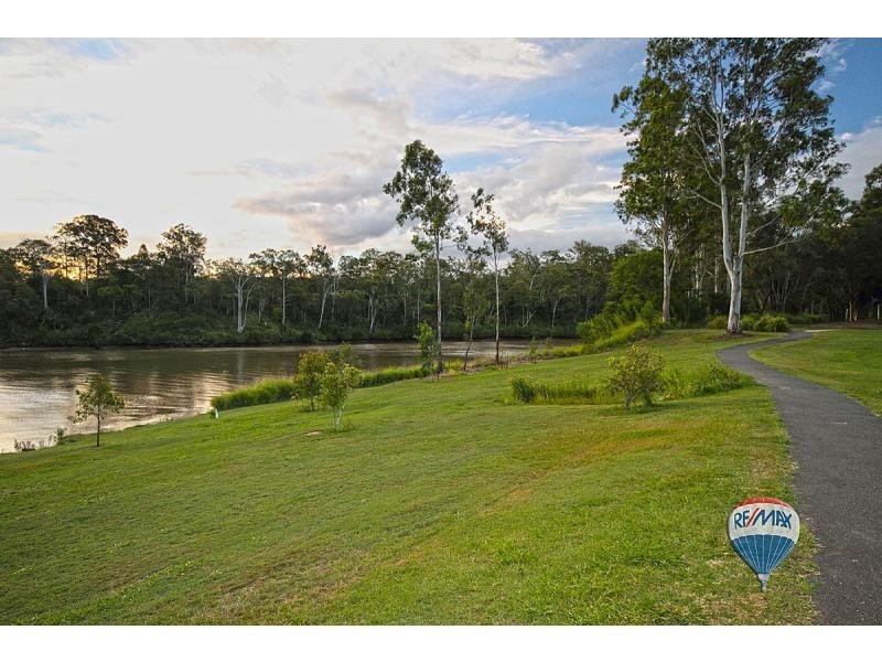 5 La Belle Court, Westlake QLD 4074