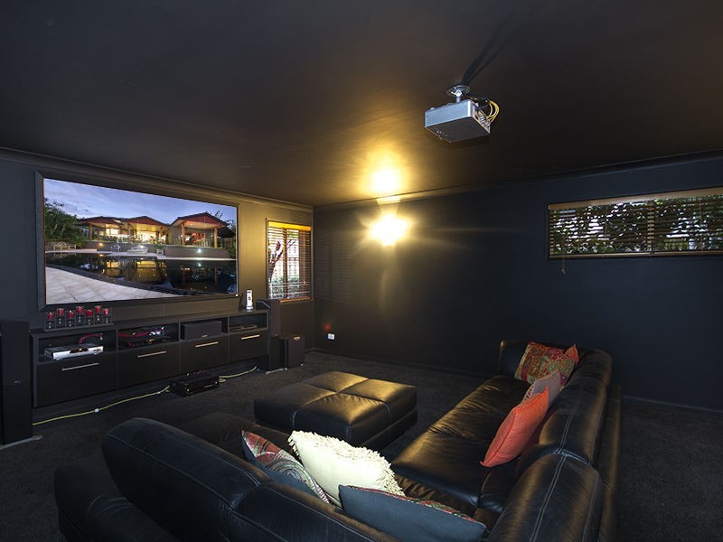 Mount Ommaney QLD 4074