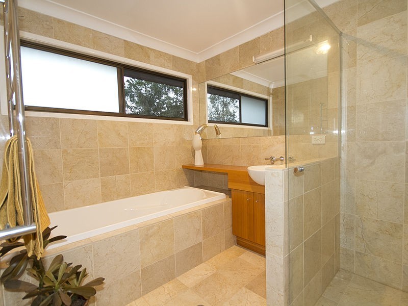 Mount Ommaney QLD 4074