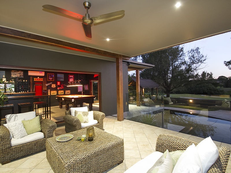 Mount Ommaney QLD 4074