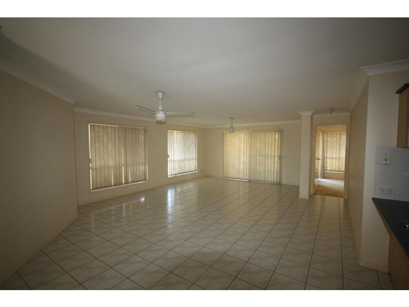 9 Olympic Place, Sinnamon Park QLD 4073