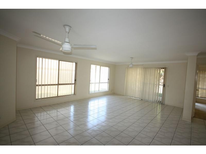 9 Olympic Place, Sinnamon Park QLD 4073