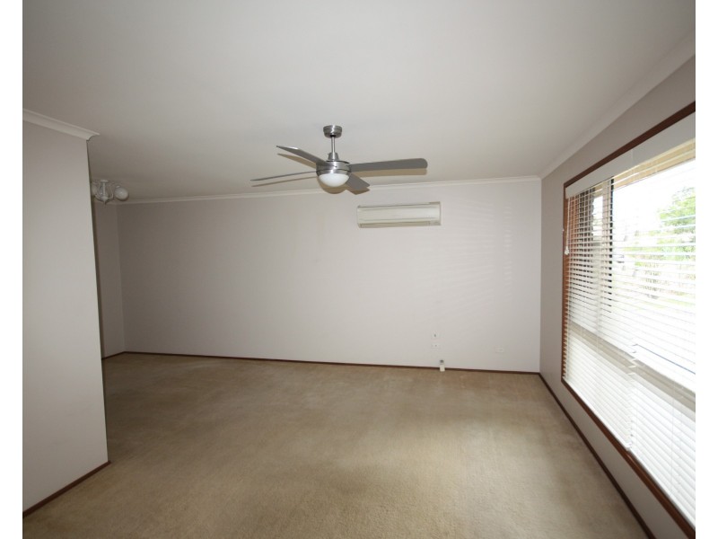 11 Tomkins Road, Riverhills QLD 4074