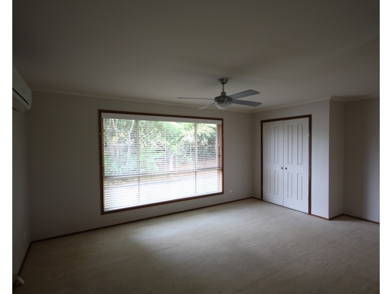 11 Tomkins Road, Riverhills QLD 4074