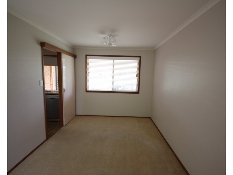 11 Tomkins Road, Riverhills QLD 4074