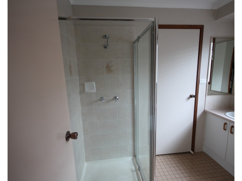 11 Tomkins Road, Riverhills QLD 4074