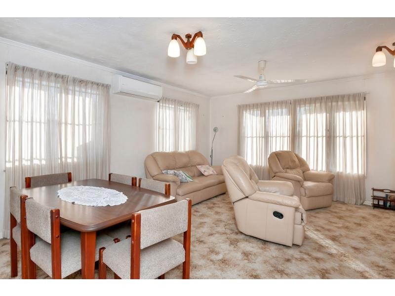 33 Lawson Street, Oxley QLD 4075