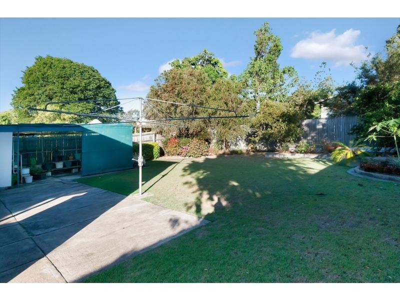 33 Lawson Street, Oxley QLD 4075