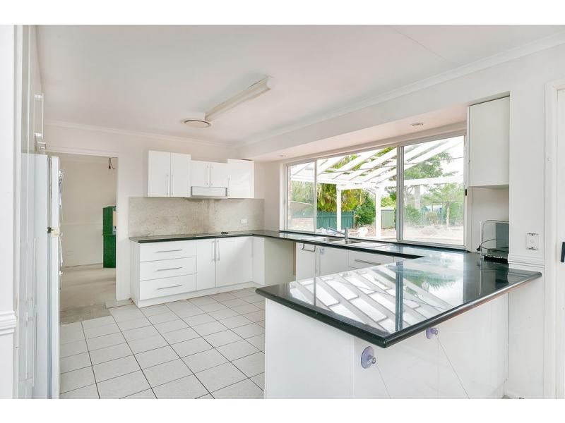 6-8 Bass Street, Barellan Point QLD 4306