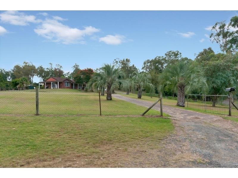 6-8 Bass Street, Barellan Point QLD 4306