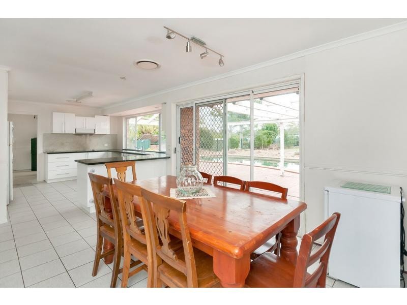 6-8 Bass Street, Barellan Point QLD 4306