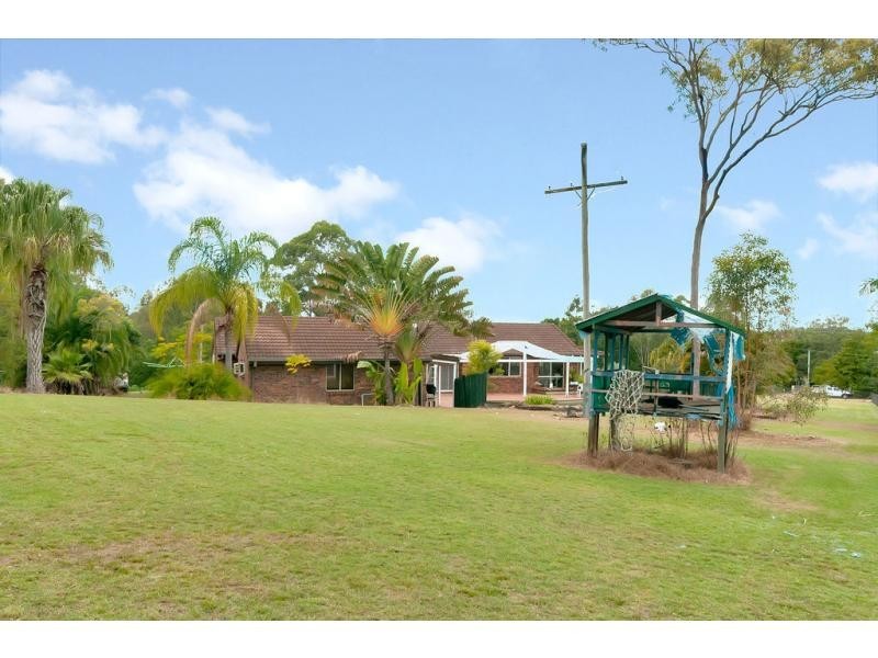 6-8 Bass Street, Barellan Point QLD 4306