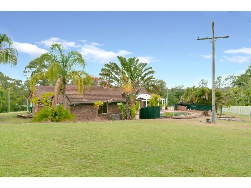 6-8 Bass Street, Barellan Point QLD 4306