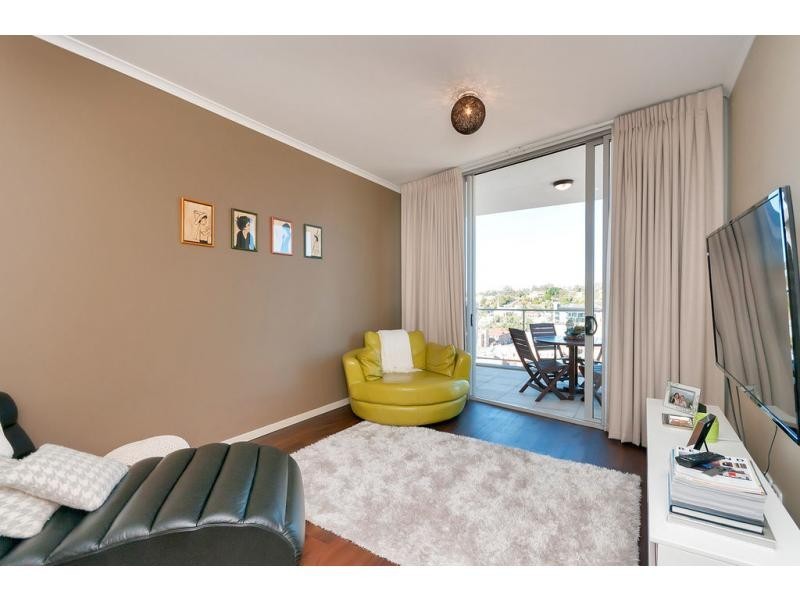 Unit 1307/11 Ellenborough Street, Woodend QLD 4305