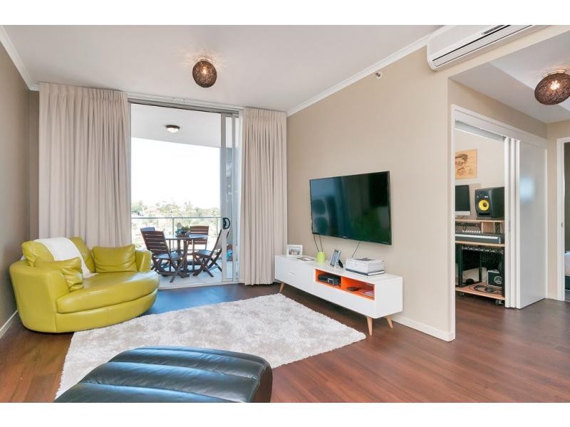 Unit 1307/11 Ellenborough Street, Woodend QLD 4305