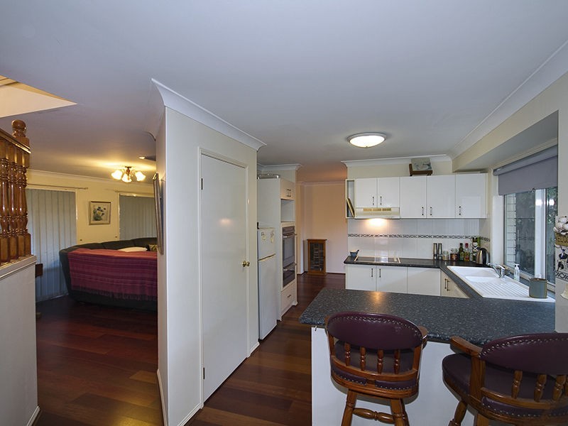 Seventeen Mile Rocks QLD 4073