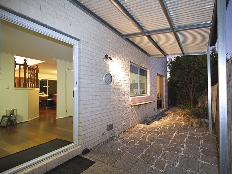 Seventeen Mile Rocks QLD 4073