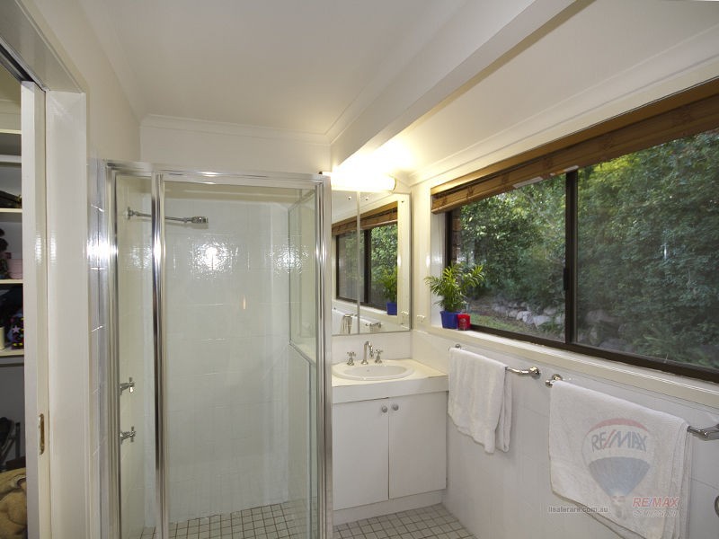 2 Bundoran Close, Westlake QLD 4074