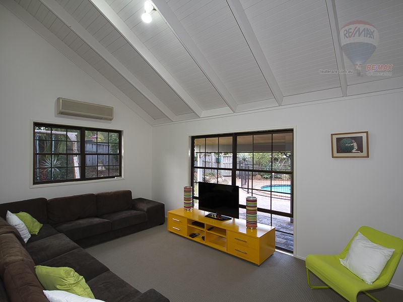 2 Bundoran Close, Westlake QLD 4074