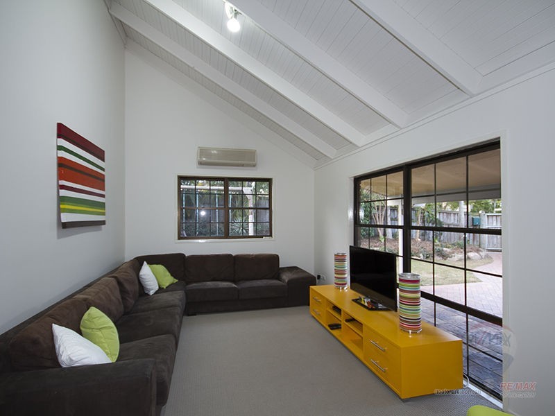 2 Bundoran Close, Westlake QLD 4074