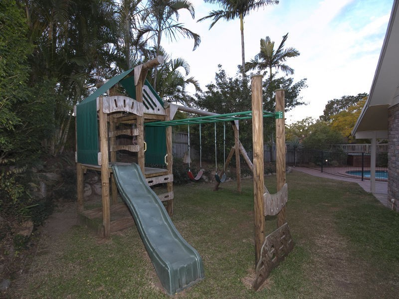 2 Bundoran Close, Westlake QLD 4074