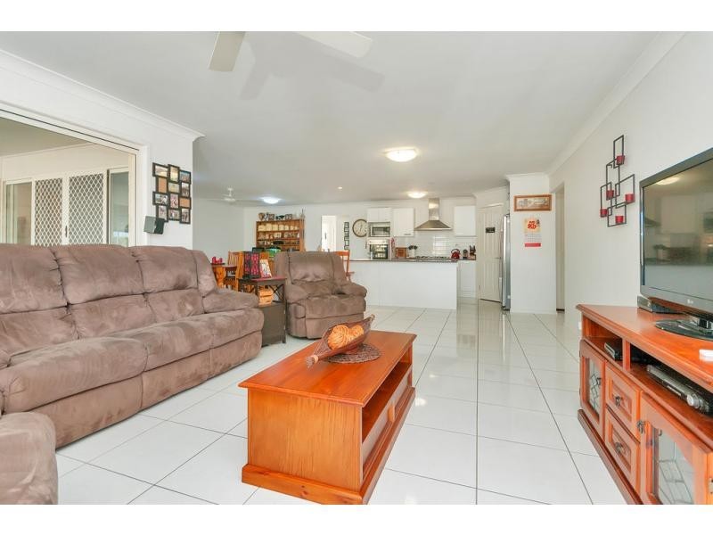 18 Cononbar Place, Karalee QLD 4306