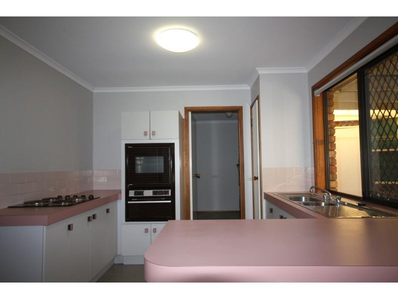 6 Pallert Street, Middle Park QLD 4074