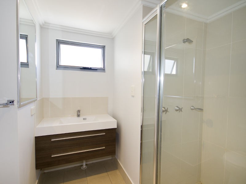 Unit 8/51 Lambert Road, Indooroopilly QLD 4068