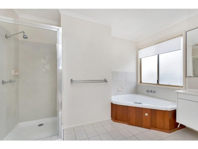 8 Nabilla Place, Middle Park QLD 4074